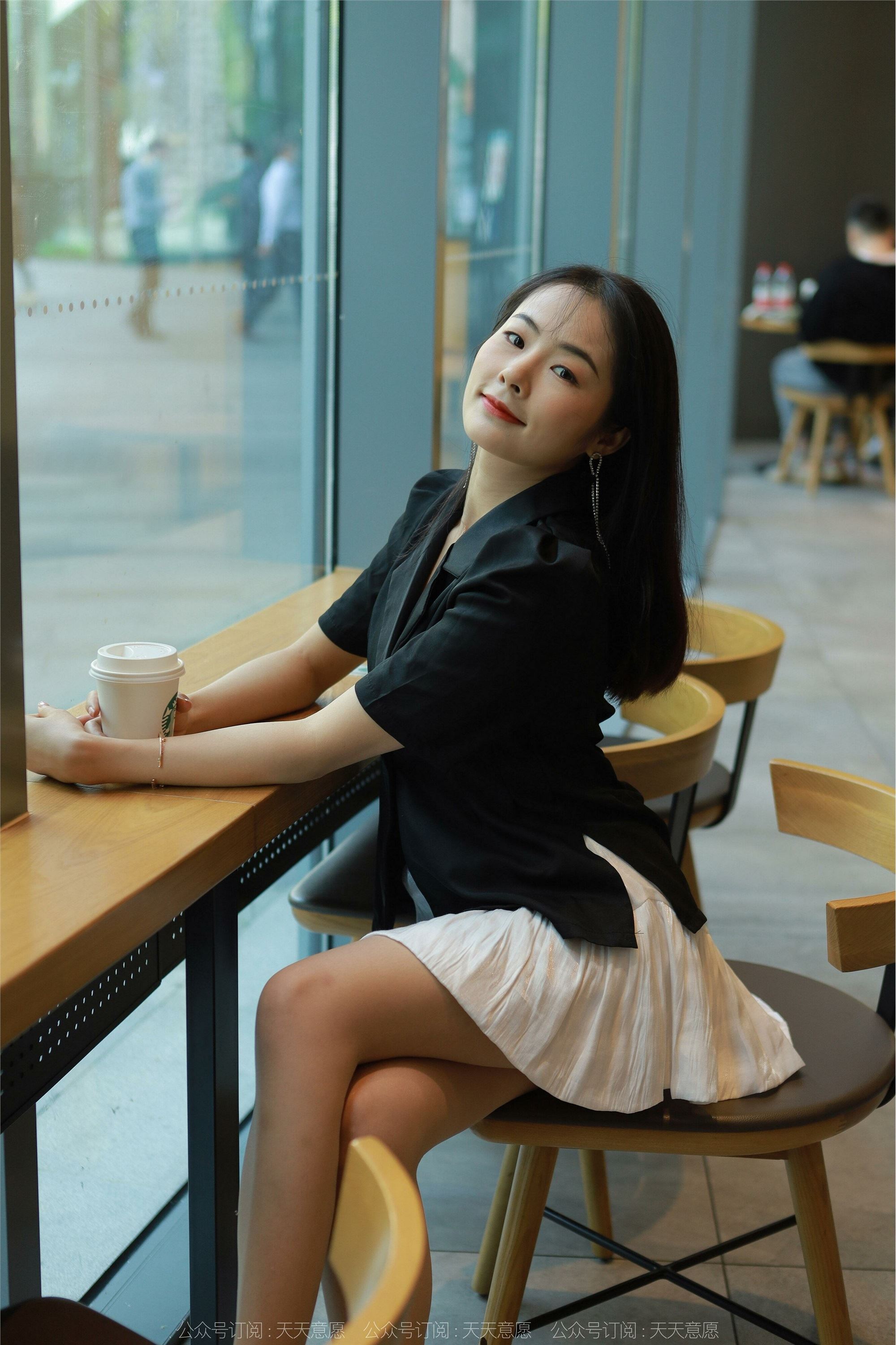 IESS异思趣向  2022.05.06 丝享家 1080：小金《简约黑色凉鞋》